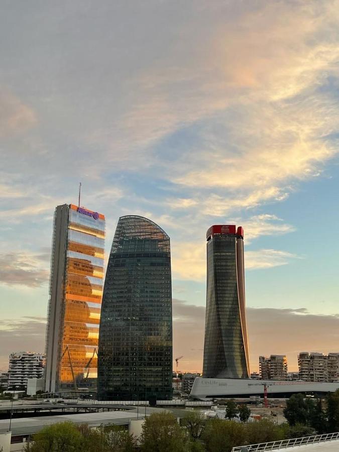 On The Top Floor Watching Citylife And Mico Milan Extérieur photo